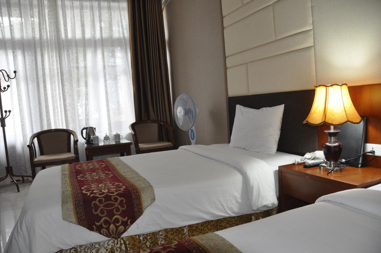 Cong Doan Mong Cai Hotel Куанг Нин Екстериор снимка