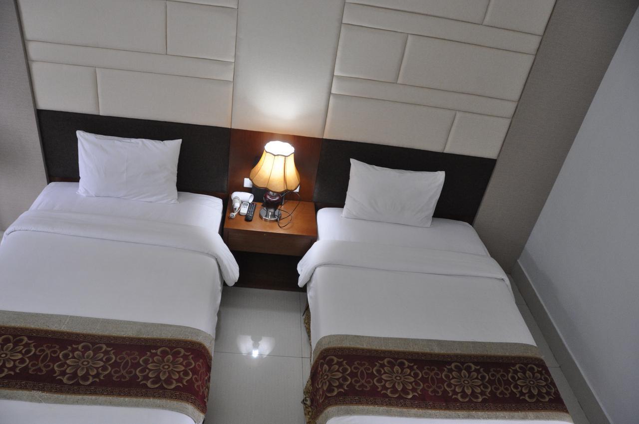 Cong Doan Mong Cai Hotel Куанг Нин Екстериор снимка